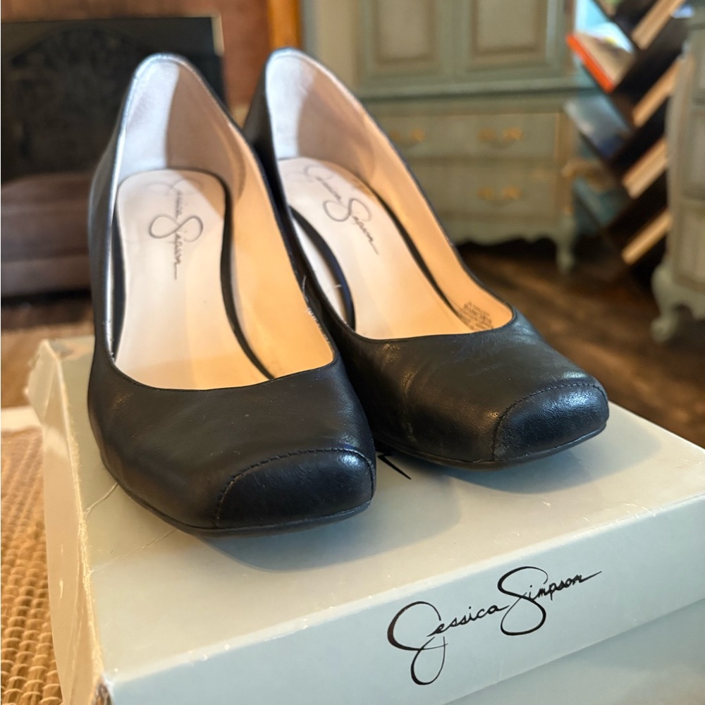 Elegant Black Wedge Pumps Jessica Simpson - Picture 6 of 8